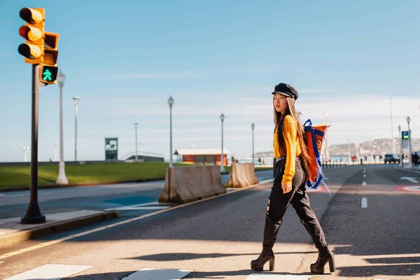 Quelles destinations offrent des tours de ville gratuits avec des locaux?